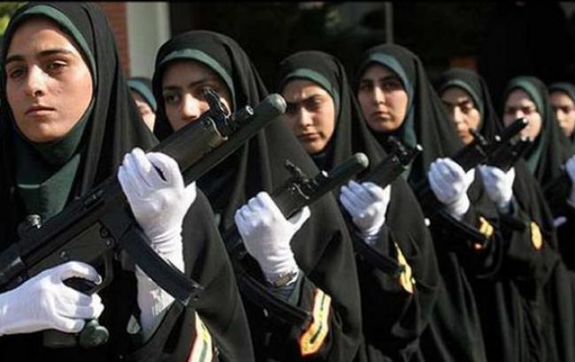 В Ірані бодібілдерку заарештували за "неісламські" селфі