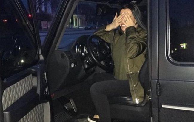 Гражданская жена прокурора Кулика похвасталась новым внедорожником