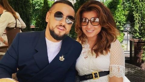 "Группа поддержки": жена MONATIK'а умилила сеть семейными кадрами с детьми