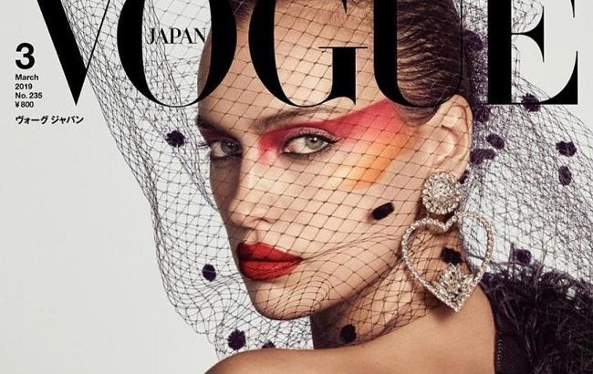 У чорному мереживі і капелюшку: Ірина Шейк блищить на новій обкладинці Vogue