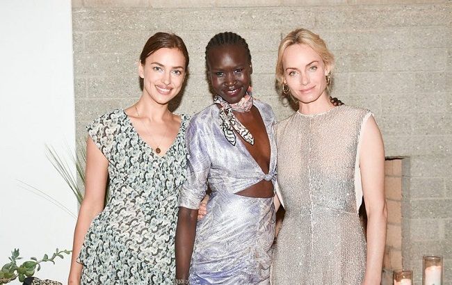 В летючій сукні на гойдалках: Ірина Шейк розважається на вечірці в Лос-Анджелесі