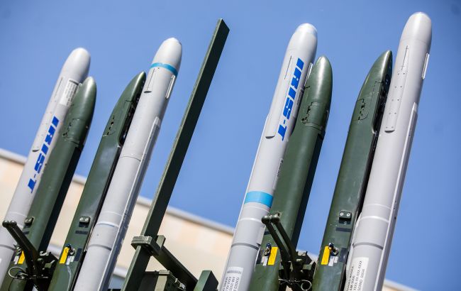 С помощью искусственного интеллекта: системы ПВО IRIS-T смогут сбивать баллистику