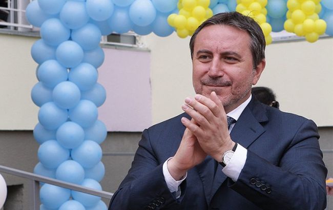 В Крыму вооруженные люди блокировали работу предприятия Ислямова