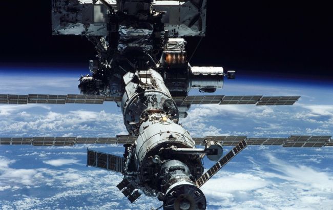 Россияне на МКС ищут новое место утечки кислорода: уже теряются резервы газа