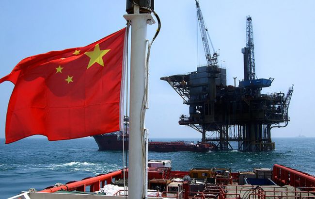 Bloomberg: від низьких цін на сировину виграють незалежні нафтопереробні компанії Китаю