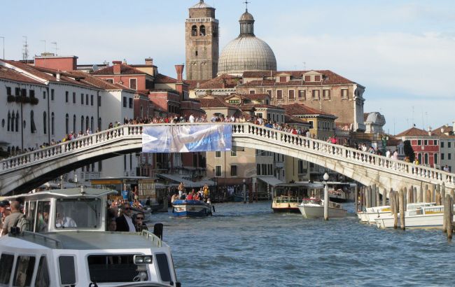 У знаменитому місті Італії запроваджують нові правила для туристів: про що йдеться