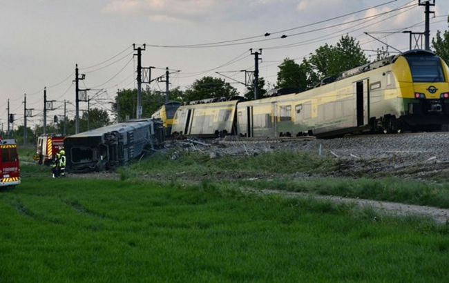 В Австрии сошел с рельсов пассажирский поезд: есть погибшие и пострадавшие