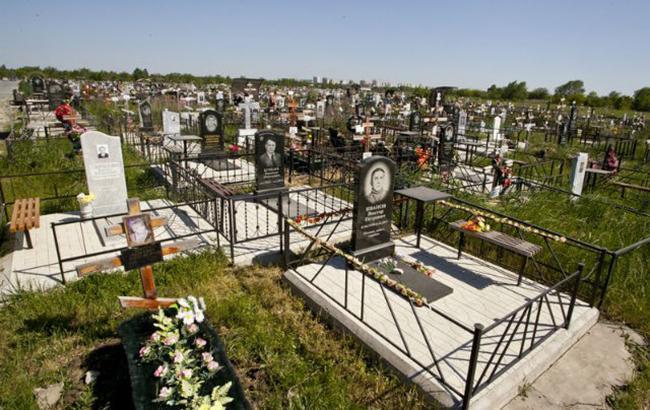 "Оборотни сепарские": в сети шокированы изуродованными памятниками героям АТО (фото)
