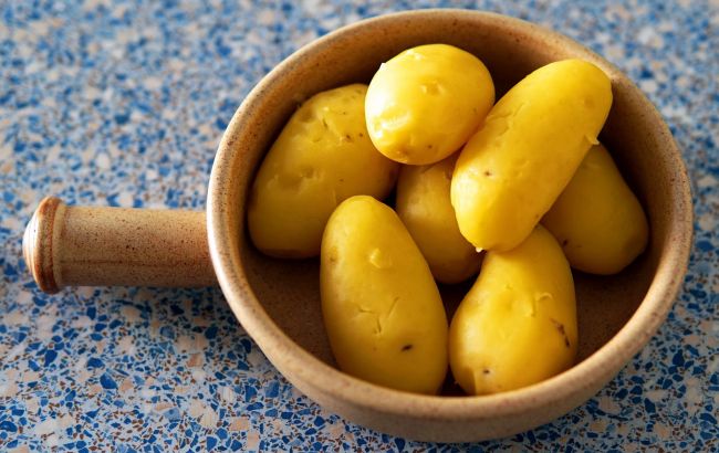 Как почистить картофель в мундире за две секунды: гениальный способ