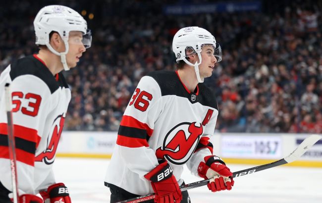 Форвард "Нью-Джерси" с выездным хет-триком стал главной звездой вечера НХЛ: видео