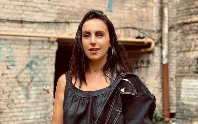 "Прекрасный день": Джамала прогулялась по Парижу в стильном летнем образе