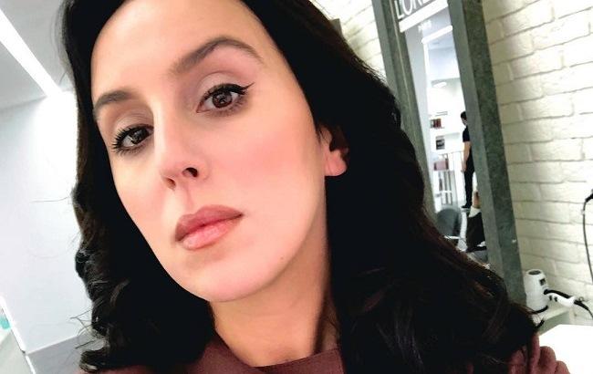 "Цвет очень идет": Джамала заворожила новым образом на фоне самолетов