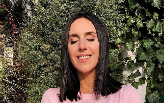 "Дождемся солнца": Джамала очаровала сеть сочными весенними фото