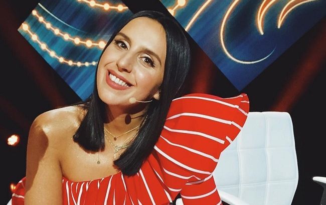 "Люблю тебя": Джамала поделилась забавной фотосессией со старшей сестрой