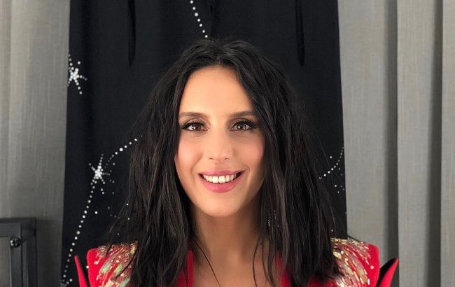 Джамала в стильному брючному костюмі позувала для глянцю