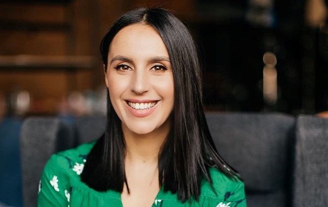 Джамала умилила сімейною фотосесією з чоловіком і сином у лавандовом полі (відео)