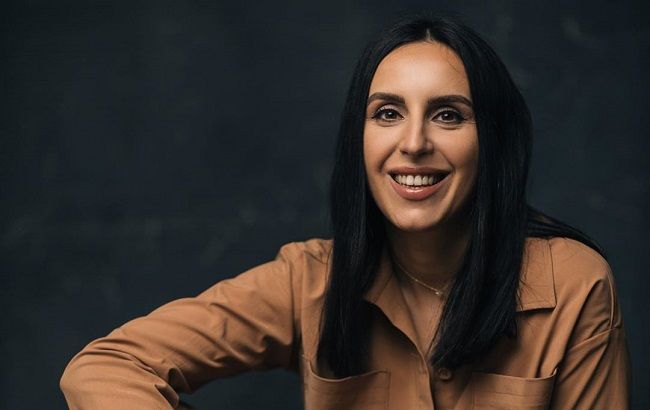 Пока не могу рассказать: беременная Джамала заинтриговала атмосферными фото из Амстердама