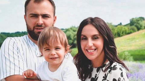 Наступает на пятки: Джамала умилила вокальным талантом двухлетнего сына Эмира (видео)