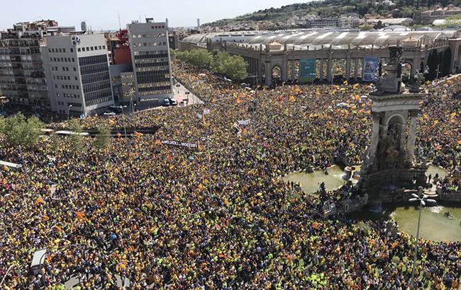 У Барселоні тисячі людей вимагають звільнити каталонських політв'язнів