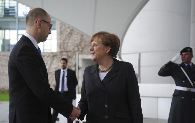 Яценюк начал встречу с Меркель