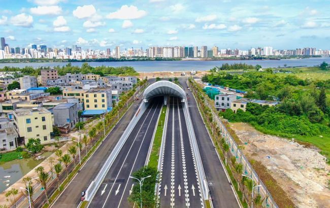 Когда закроют мост Патона: в Киеве предлагают строить тоннели под Днепром
