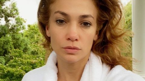 Прекрасна даже без макияжа: 51-летняя Дженнифер Лопес поразила цветущим внешним видом