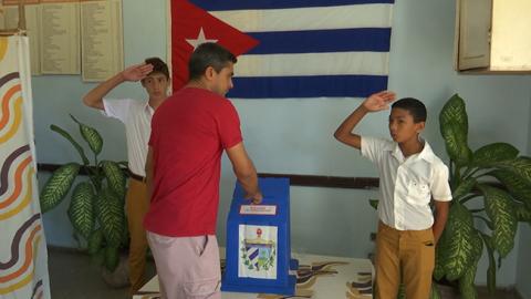 На Кубі вибирають парламент, який призначить наступника Кастро