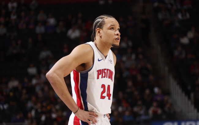 Форвард "Детройта" данком із-під оборонця доклався до кінця антирекорду: момент дня в НБА