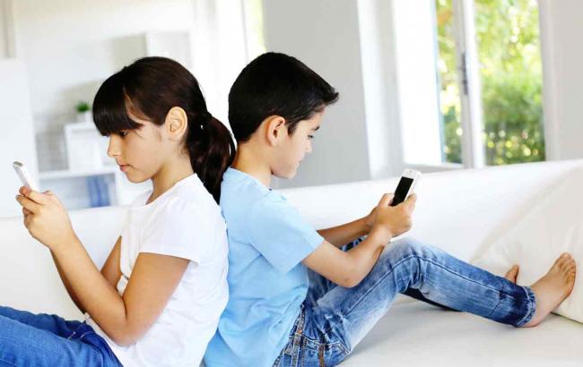 Какой смартфон лучше купить подростку