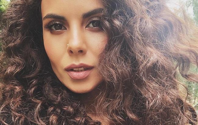 "Пора замуж": Каменских в белоснежном платье умилила поклонников