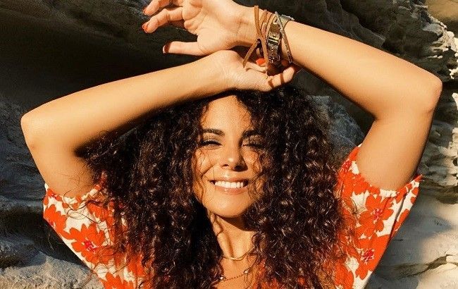 "Погода шепоче": стильна Каменських показала, як радіє бабиному літу