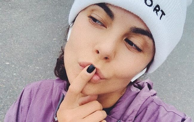 Без макіяжу і в сміливому вбранні: Настя Каменських захопила шанувальників