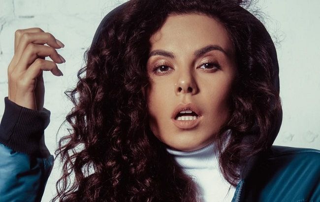 Настя, не дражни! Спокусливі форми Каменських викликали неоднозначну реакцію мережі