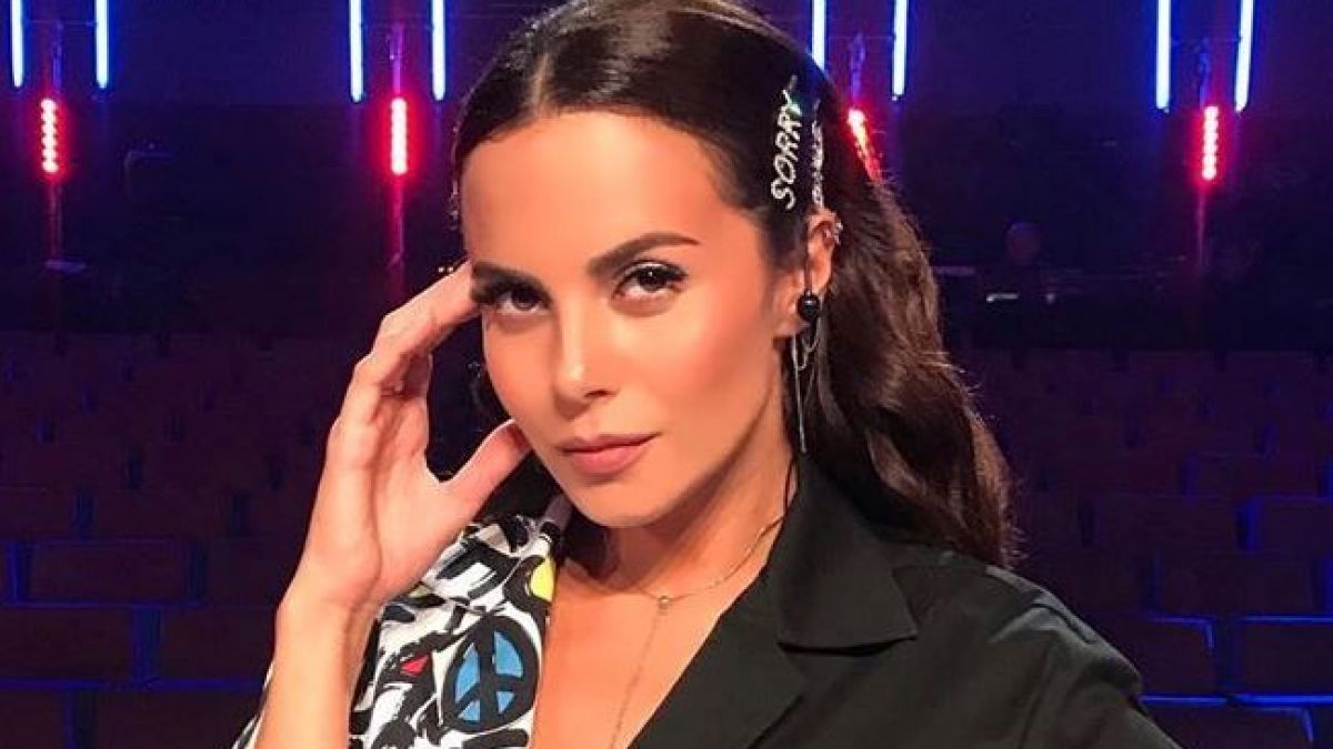 Сексуалды Настя Каменских жалаңаш