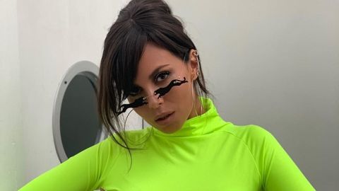 Будет горячо! Настя Каменских заинтриговала фото в офисе Playboy