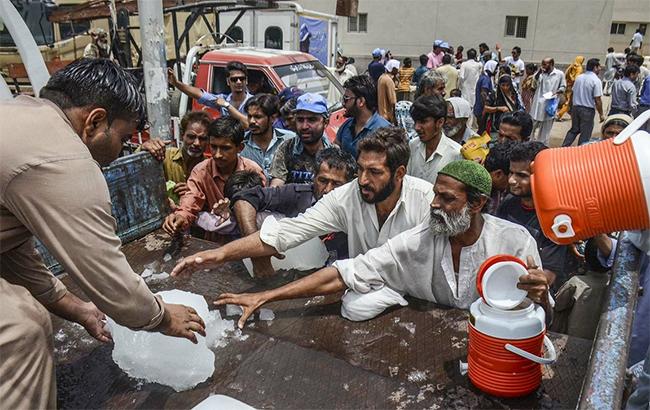 У Пакистані від спеки загинули близько 65 людей