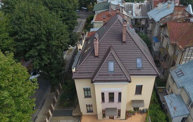 Львовская судья развелась "понарошку", чтобы "спрятать" элитный дом