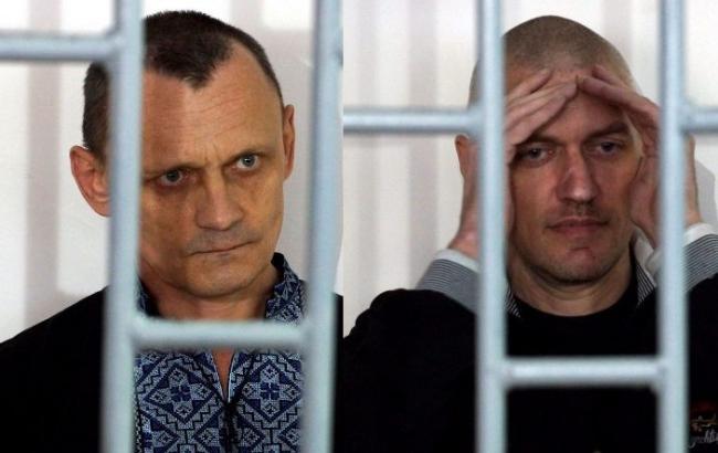 МЗС засуджує вирок суду Чечні українцям Карпюку та Клиху