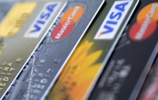 Visa с 1 октября может отключить карты российских банков