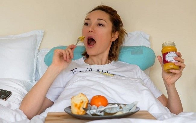 Як перестати заїдати стрес: ефективні поради від експерта