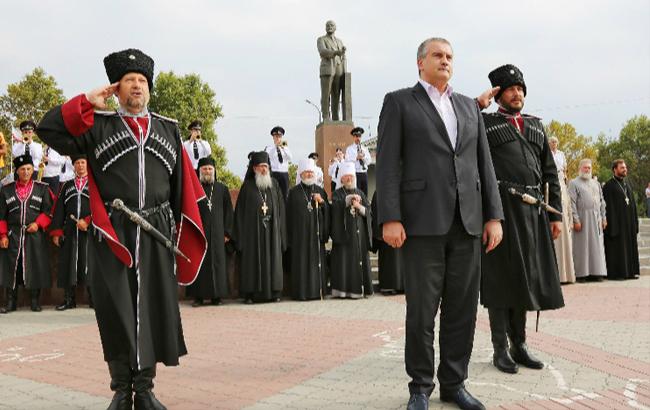 "Обдурений Крим": "козаки" збирають мітинги проти нової влади півострова