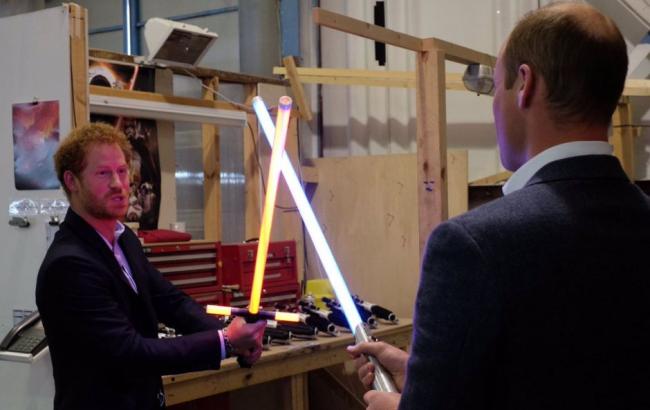 В сети появился вырезанный эпизод "Звездных войн" с принцами Уильямом и Гарри (видео)