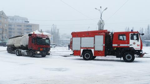 Непогода в Украине: Херсон закроют для въезда крупногабаритного транспорта