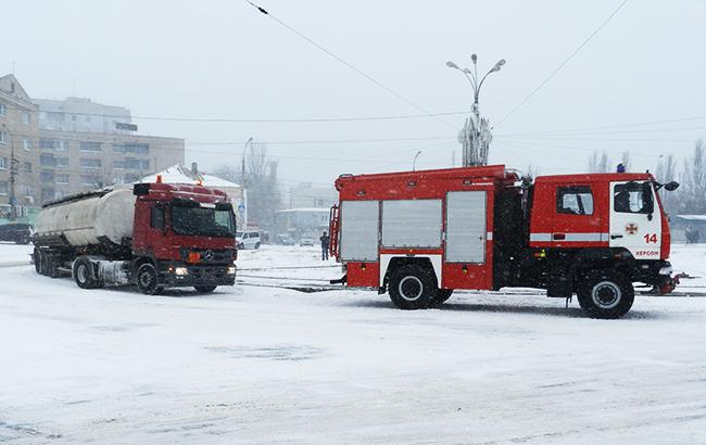 Непогода в Украине: Херсон закроют для въезда крупногабаритного транспорта