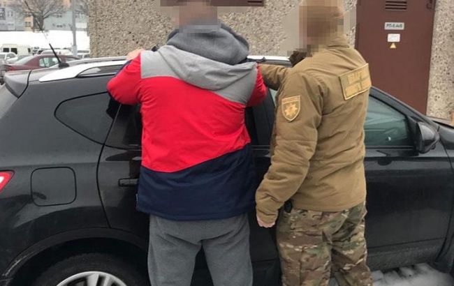 В Киеве с "откатом" 680 тыс. гривен задержали руководителя коммунального предприятия