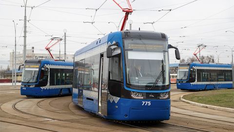 В Киеве приостановили движение скоростного травмая