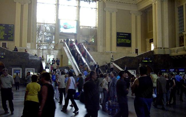 "Укразализныця" объявила тендер на закупку эскалаторов для железнодорожного вокзала Киева