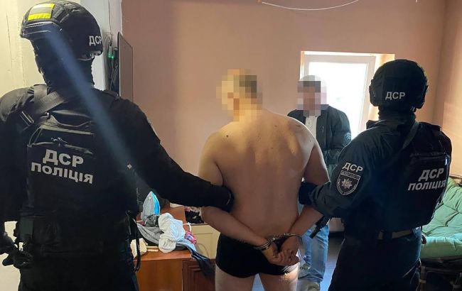 Вимагала півмільйона гривень: у Києві британка викрала латвійця