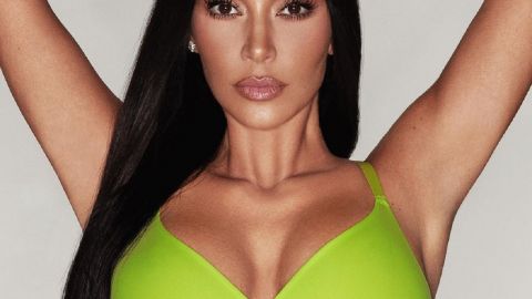 Це тіло! Кім Кардашьян блиснула розкішними сідницями у відвертому бікіні