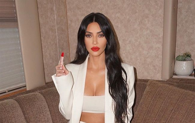 Підігріти інтерес: Кім Кардашян інтригує "гарячим" фото для проекту сестри